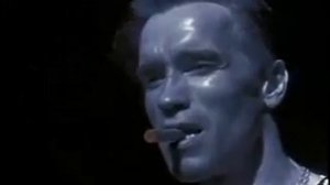 Шварценеггер в роли Гамлета (Schwarzenegger in a role of prince Hamlet)