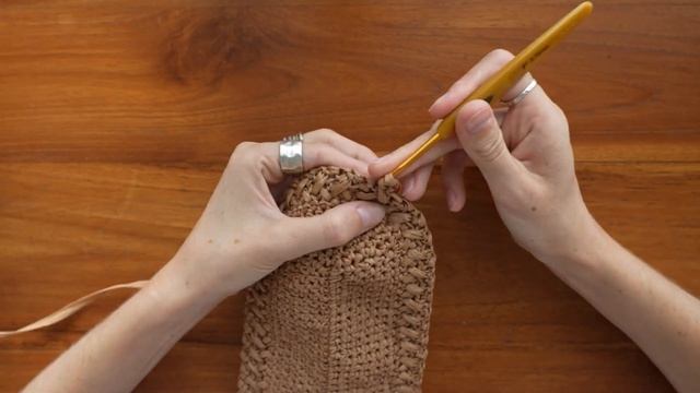 Сумка из рафии крючком