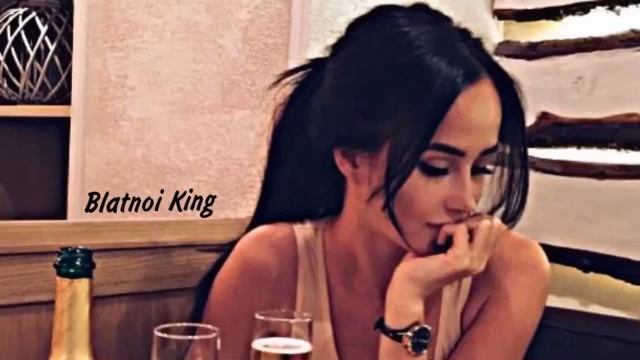 МЕНЯ ВЯЖУТ В КВОРТИРЕ ПОКА ТЫ ВЯЖЕШЬ БУХАТЬ смотреть онлайн