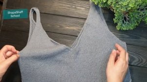 Как связать летнюю майку новичку. Самая простая майка спицами