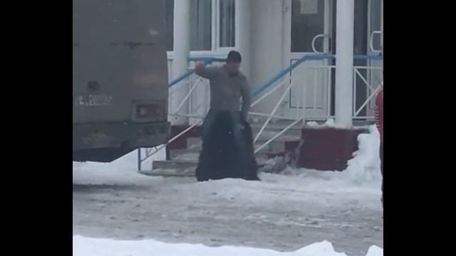 Обычное утро в России... смотреть онлайн