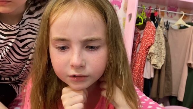 Рыжая ДЕРЕВЕНЩИНА хочет встречаться С ПАРНЕМ !