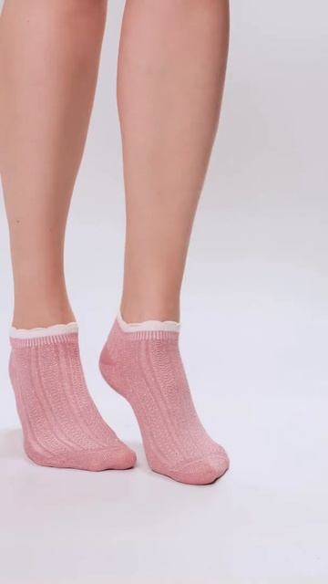 Видеосъемка носков на модели. Создание карточки товара для Вайлдберрис смотреть онлайн