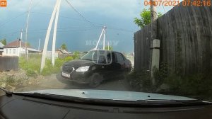 Невероятный полтэргейст, приветливый водитель из забора.