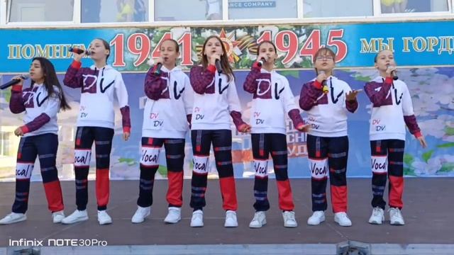 «Нарисуй,этот мир» средняя группа муниципального ансамбля Благовест 01.05.24 смотреть онлайн