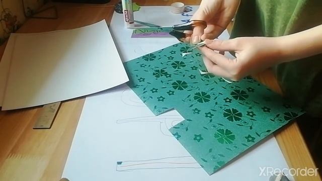 Браслет из цветной бумаги с блестящим орнаментом смотреть онлайн