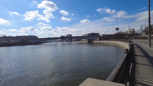 Рыбалка со спиннингом в Москве перед запретом. От Нагатинского причала до Новоспасского моста. смотреть онлайн