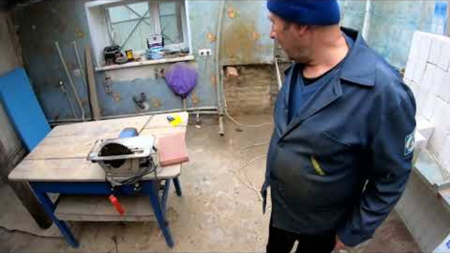 Просел потолок на кухне в доме меняем крышу и потолок в мороз зимой смотреть онлайн