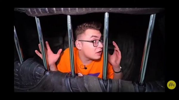 ВЛАД А4 КТО ПЕРВЫЙ ВЫБЕРЕТЬСЯ ИЗ НЕПРОБИВАЕМОГО ЯЩИКА//КЛОУН А4