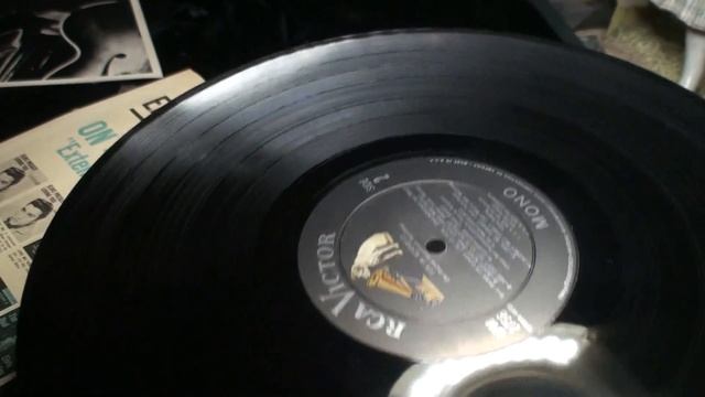 Elvis Presley моя коллекция оригинальных пластинок (часть 1) смотреть онлайн