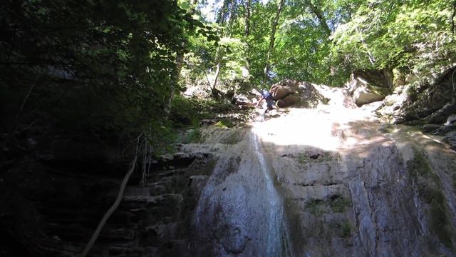 Пёс-скалолаз (водопад Жане 1) смотреть онлайн