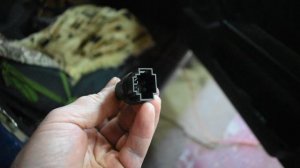 Устранение ошибки Р0504. Нива ВАЗ-21214. Замена выключателя педали тормоза.