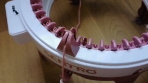 Вяжем плоское полотно на вязальной машине Sentro.