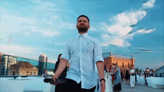 Как ведущий Денис Жгарёв почти везде успел смотреть онлайн