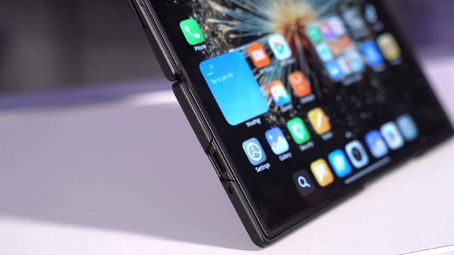 Xiaomi Mix Fold 3 погнут но не сломлен