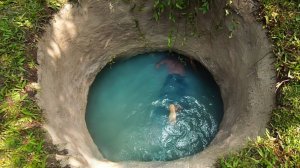 "Мы построили бассейн В ТЕРМИТНИКЕ! Подземный кошмар или гениально?"