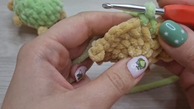 Вязаный брелок черепашка 🐢 Черепаха крючком смотреть онлайн