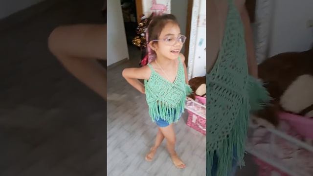 Вязаный топик в стиле бохо. Из мотивов с бахромой. смотреть онлайн