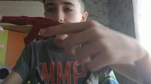 Моё первое видео , обзор на оружие из картона