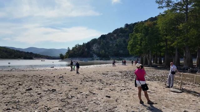 ОКУНУЛАСЬ В ВУЛКАН. КУПАЮСЬ В МОРЕ .ГУЛЯЮ В СУККО. УВИД? смотреть онлайн