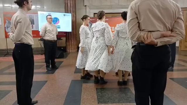 Голос Победы в метро от Ольги Топильской 06.05.25. Москва. смотреть онлайн