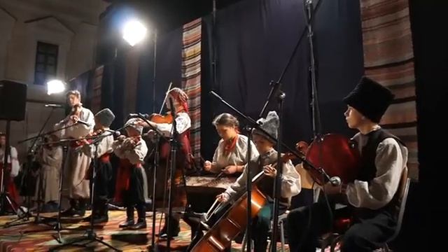 Ніч танцю просто неба. Частина 2 Орелі смотреть онлайн