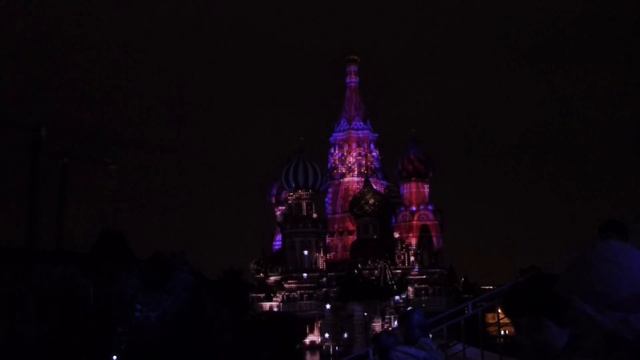 Световое шоу на Храме Василия Блаженного на фестивале смотреть онлайн