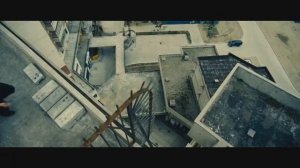 Крутой момент из фильма «13-й район» / Лейто убегает от бандитов