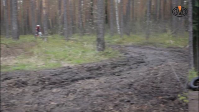 ТЕСТ-ДРАЙВ нового питбайка MOTORHEAD YGM 140 в лесу