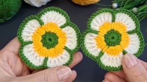 Контрастная ромашка крючком