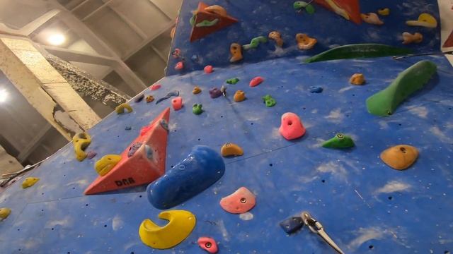 Скалолазание в зале - лезем несложную 6с смотреть онлайн