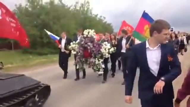 Модель танка Т54 на параде.
