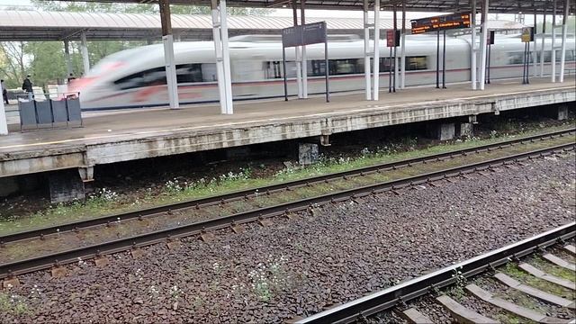 23 мая 2025 г. Высокоскоростной Электропоезд Сапсан ЭВС1-18 Обухово смотреть онлайн