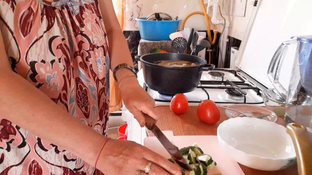 Моя Жизнь в Деревни . Что готовлю на обед ? Поболтаем . Мукбанг смотреть онлайн