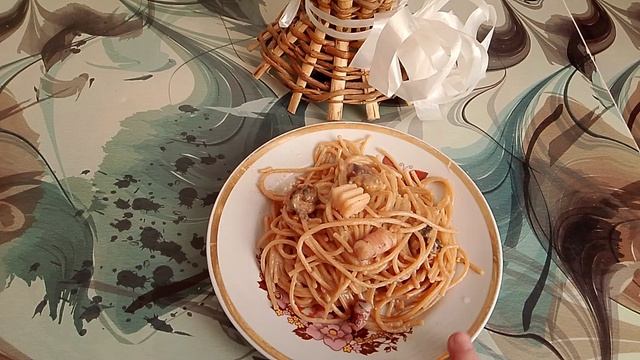 Лапша из красной чечевицы с морепродуктами. смотреть онлайн