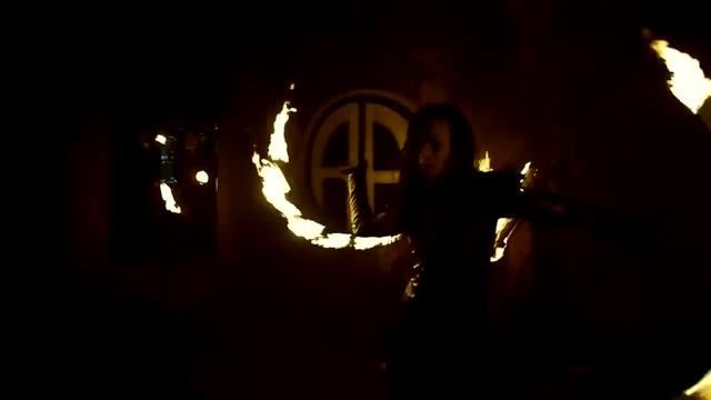 RA Fam & Sad Man - среди машин и зданий