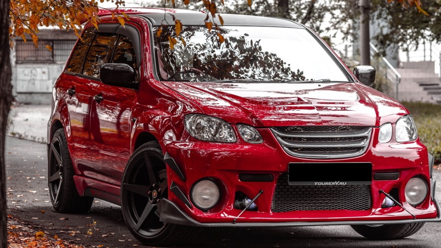 Замена топливного фильтра на автомобиле Митсубиси Аиртрек. смотреть онлайн