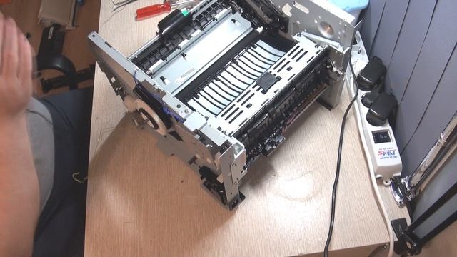 Сборка лазерного принтера HP P2055dn смотреть онлайн