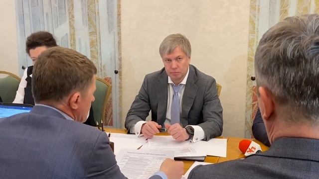 Русских о мемцентре смотреть онлайн