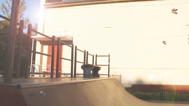 Как сделать пайвот фэйки на скейтборде (How To Pivot Fakie On A Skateboard)