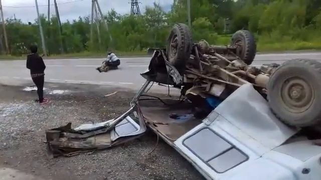 УАЗ перевернулся на выезде из Долинска