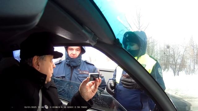 В Лесном распоясавшийся ИДПС бросается на приличного смотреть онлайн