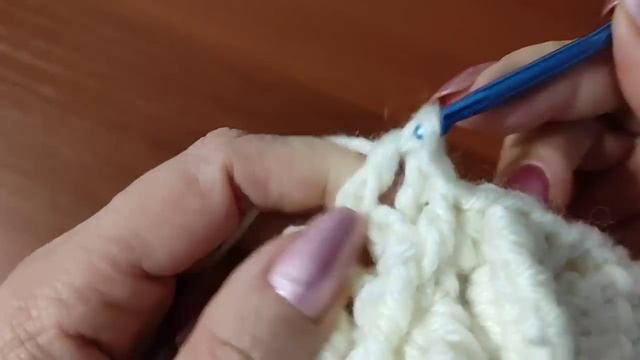 Шапочка крючком с узором ,,Бабочки,, Шапочка для начинающих. смотреть онлайн