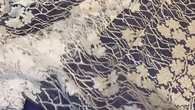 7035 Solstiss. Светло-сиреневое кружево с ромбами и цветами (75% виск 25% нейлон). смотреть онлайн