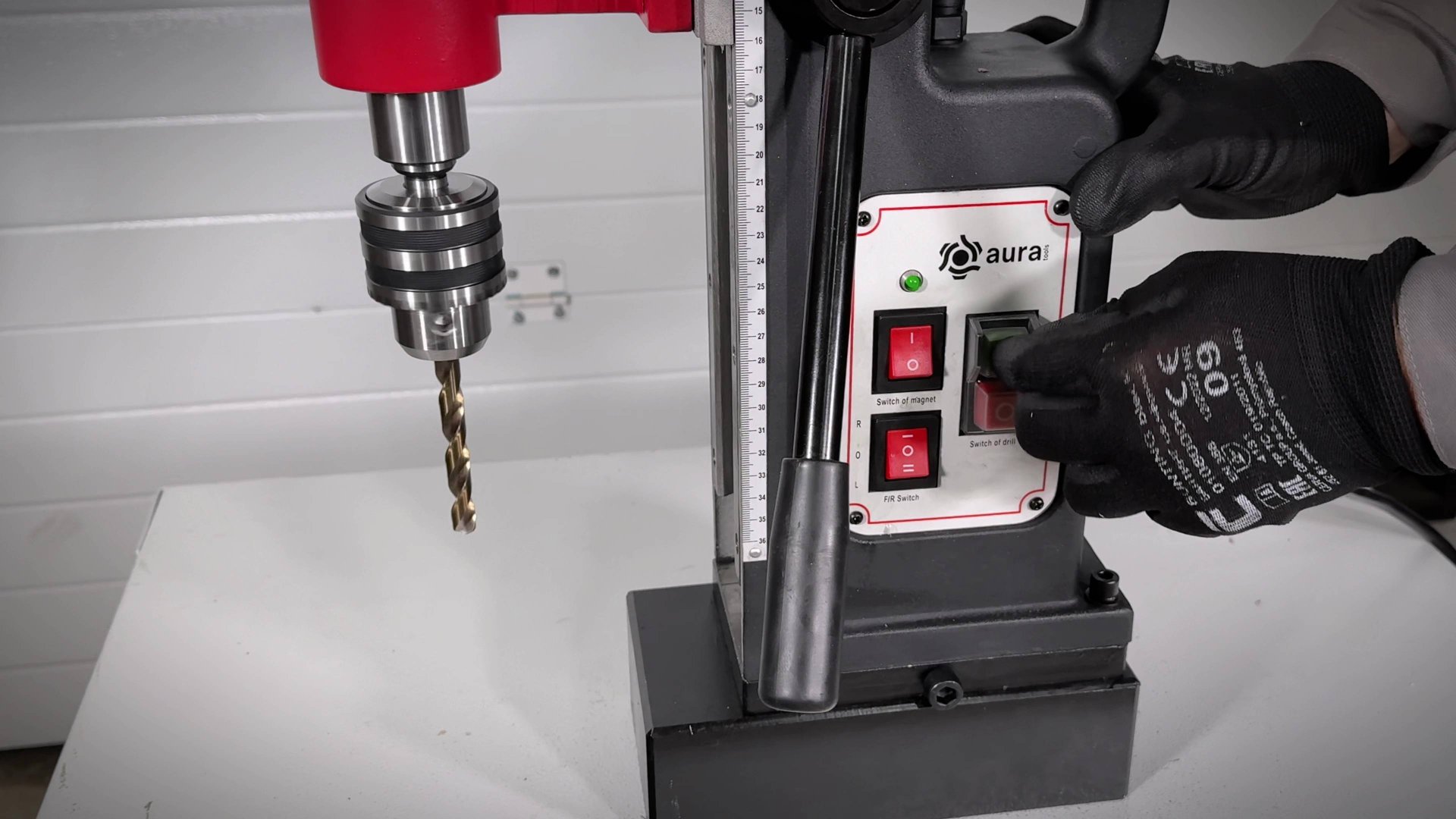 Магнитный сверлильный станок AURA MCM-100R