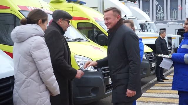 В Курске состоялось вручение мобильных медицинских к? смотреть онлайн