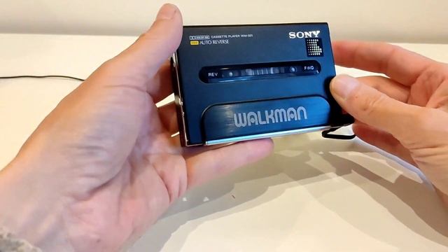 Кассетный плеер Sony WM-501 1987г смотреть онлайн