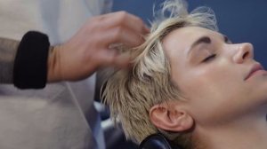 Суперрасслабляющий ASMR женский массаж головы . Покалывание и царапание головы