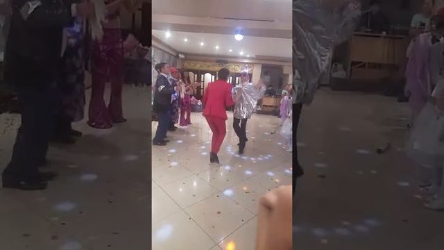 Интересная игра породия на свадьбе смотреть онлайн