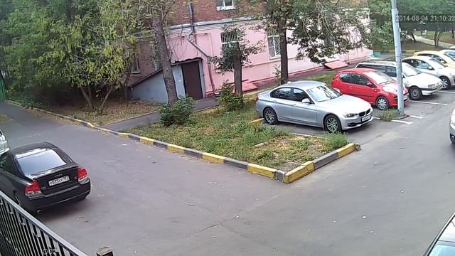 Iptronic 1 Mpix Всепогодная уличная камера IPT 300iW Дневная съе? смотреть онлайн